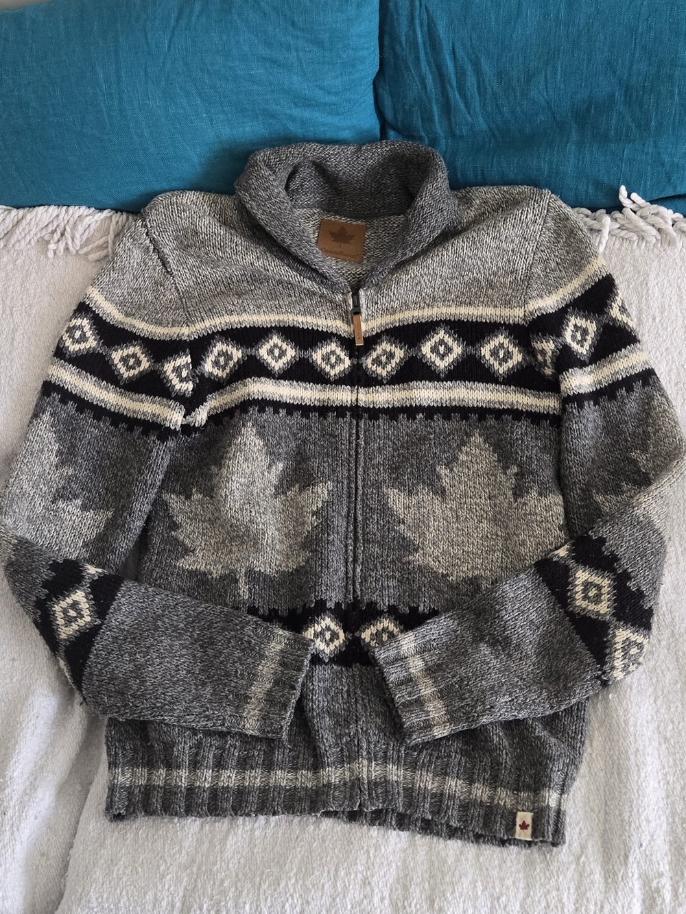 Canadiana Grey Canada Moose Zip Knit Sweater Cardigan Size S